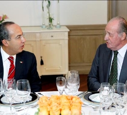 Su Majestad el Rey, con el Presidente de los Estados Unidos Mexicanos, antes del almuerzo que mantuvieron