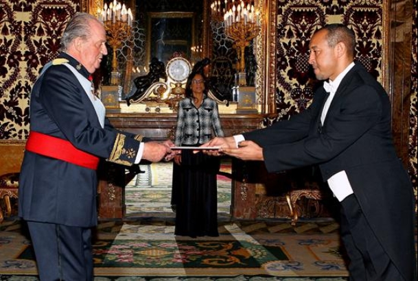 Su Majestad el Rey recibe la Carta Credencial del Embajador de la República de Cabo Verde