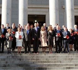 Don Felipe y Doña Letizia junto a los premiados