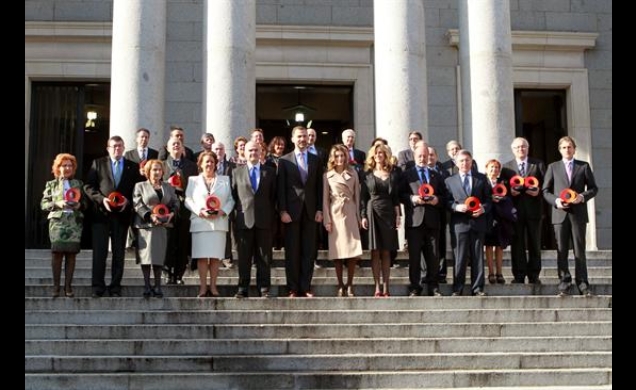 Don Felipe y Doña Letizia junto a los premiados