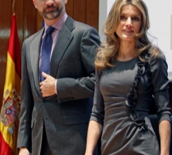 Sus Altezas Reales, en la mesa presidencial