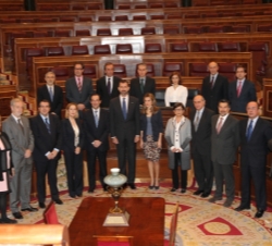 Sus Altezas Reales los Príncipes de Asturias en el Hemiciclo con los miembros de la Mesa y Junta de Portavoces del Congreso de los Diputados