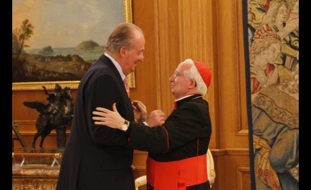 Su Majestad el Rey recibe el saludo del cardenal Cañizares