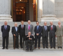 Fotografía de grupo en la Puerta de los Leones