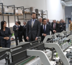 Don Felipe durante su visita alárea de engomado