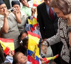 Doña Sofía en su visita a la guardería en el Hospital Padre José Carollo'Un Canto a la Vida' en Quito