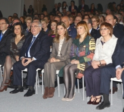 La Princesa, en la primera fila de asientos, durante la conferencia