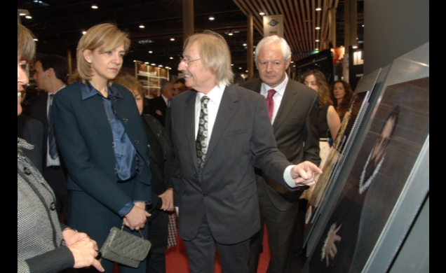 Su Alteza Real la Infanta Doña Cristina durante el recorrido de la inauguración del salón Sonimagfoto y Multimedia 2011