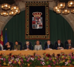 Vista general de la mesa presidencial