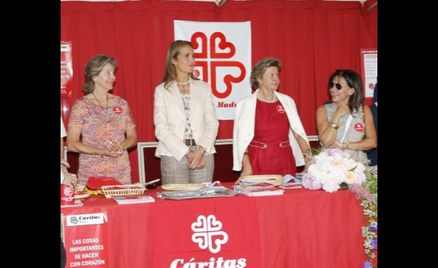 Doña Elena en la mesa de cuestación