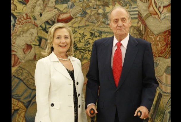 Su Majestad el Rey junto a la secretaria de Estado de los Estados Unidos, Hillary Rodham Clinton