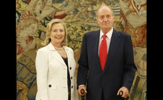 Su Majestad el Rey junto a la secretaria de Estado de los Estados Unidos, Hillary Rodham Clinton