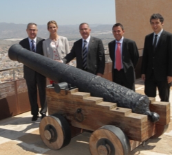 La Infanta Doña Elena en el castillo de San Juan de lasÁguilas