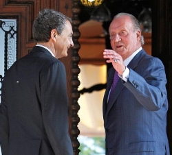 Don Juan Carlos junto al presidente del Gobierno, José Luis Rodríguez Zapatero 