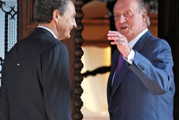 Don Juan Carlos junto al presidente del Gobierno, José Luis Rodríguez Zapatero 