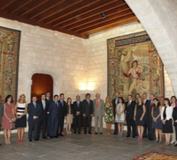 Fotografía de grupo con la Corporación Municipal
