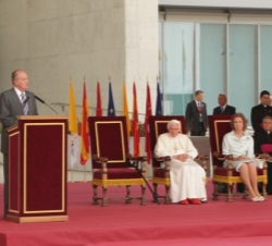El Rey, durante sus palabras de despedida a Benedicto XVI