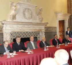 Vista de la mesa presidencial