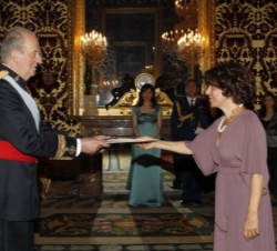 Su Majestad el Rey recibe la credencial de la embajadora de la República de Turquía