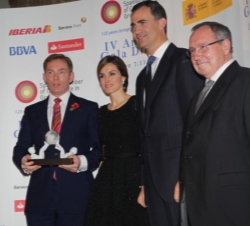 Don Felipe y Doña Letizia junto a Chris Bryant, parlamentario miembro del Partido Laborista y ex ministro de Asuntos Europeos británico