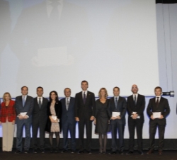 Fotografía de grupo con los premiados