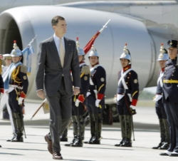 Don Felipe, a su llegada a la República Argentina, en el aeropuerto internacional Ministro Pistarini de Buenos Aires