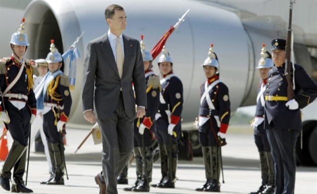 Don Felipe, a su llegada a la República Argentina, en el aeropuerto internacional Ministro Pistarini de Buenos Aires