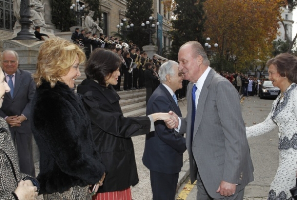 Los Reyes reciben el saludo del presidente del Tribunal Supremo y del CGPJ, la ministra de Cultura en funciones y la presidenta de la Comunidad de Mad