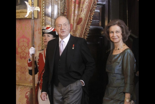 Don Juan Carlos y Doña Sofía a su llegada a la recepción ofrecida al Cuerpo Diplomático acreditado en España