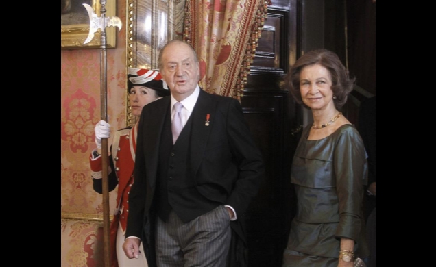 Don Juan Carlos y Doña Sofía a su llegada a la recepción ofrecida al Cuerpo Diplomático acreditado en España