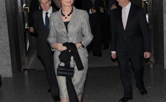 Doña Sofía a su llegada al Teatro Real