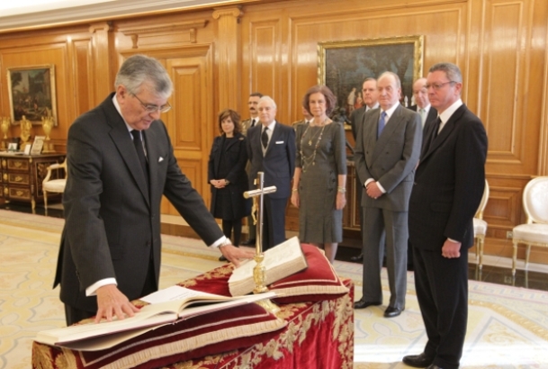 El Fiscal General del Estado, D. Eduardo Torres-Dulce Lifante durante su toma de posesión ante Sus Majestades los Reyes