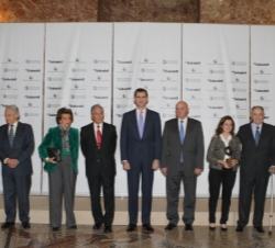 Fotografía de grupo con los galardonados