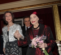 Su Majestad en el palco junto a Alicia Alonso