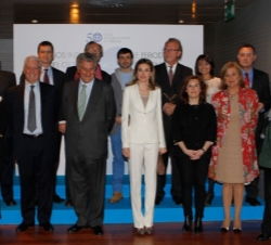 Fotografía de grupo con los premiados