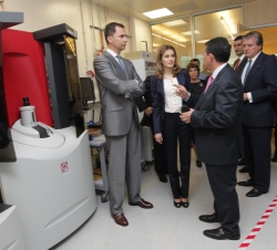 Los Príncipes en el laboratorio de Radiofrecuencia y Magnetometría