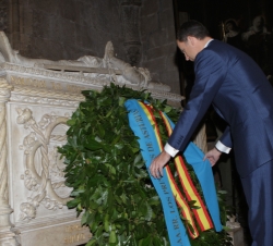 Homenaje ante el Monumento a Camoes