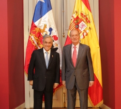 Don Juan Carlos y el Presidente chileno, Sebastián Piñera, momentos antes del almuerzo