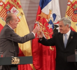 Su Majestad el Rey y el Presidente de la República de Chile brindan en el almuerzo ofrecido en honor de Don Juan Carlos