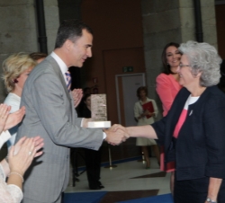 Don Felipe entrega el premio a Soledad Gallego-Díaz