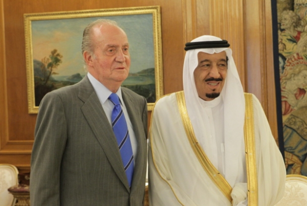 Su Majestad el Rey con Su Alteza Real el Príncipe Salman bin Abdulaziz al Saud, ministro de Defensa del Reino de Arabia Saudí