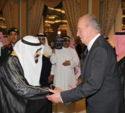 Su Majestad el Rey expresa sus condolencias al Custodio de las Dos Sagradas Mezquitas, Su Majestad Abdullah Bin Abdulaziz Al-Saud, Rey de Arabia Saudí