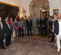 Fotografía de grupo en la residencia del embajador-representante permanente de España ante Naciones Unidas