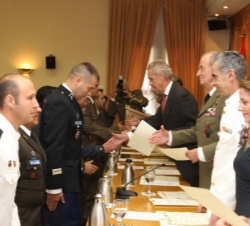 Entrega de diplomas a los alumnos