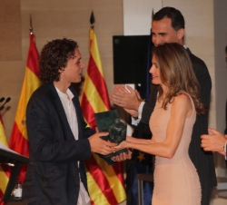 La Princesa de Asturias hace entrega a Edgar Vinyals el Premio Impulsa Social