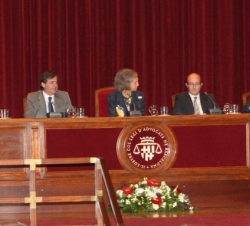 Vista de la mesa prediencial del acto