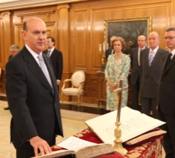 Andrés Ollero Tassara jura ante Sus Majestades los Reyes como magistrado del Tribunal Constitucional