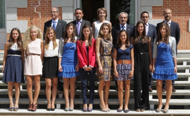 Audiencia a una representación del Club de Atletismo Toledo. Fotografía de grupo. 
