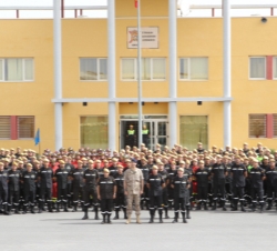 Visita al II Batallón de Intervención de Emergencias de la Unidad Militar de Emergencias (UME). Fotografía de grupo