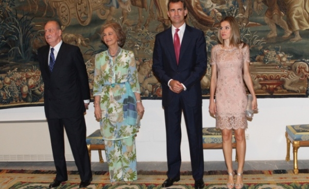 Cena con las autoridades de Baleares. Los Reyes y los Príncipes, antes de la llegada de los invitados 